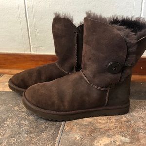 Brown Bailey Button UGG boot sz 9